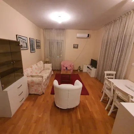 Sunny - Kvart Apartman Podgorica